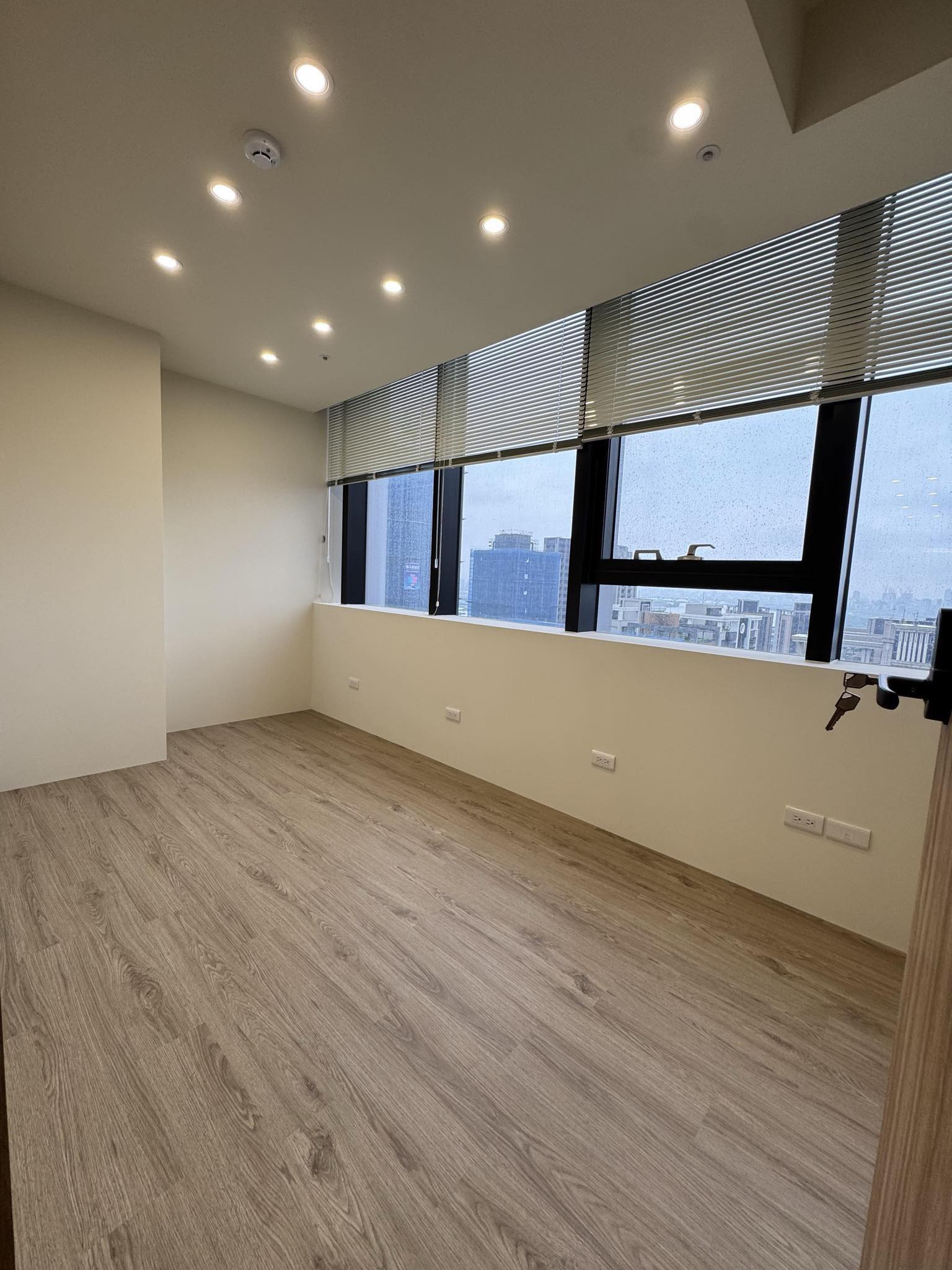 板橋 4-5 人景觀辦公室出租